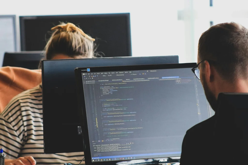 Pourquoi externaliser vos tests logiciels est plus rentable qu&rsquo;un recrutement interne